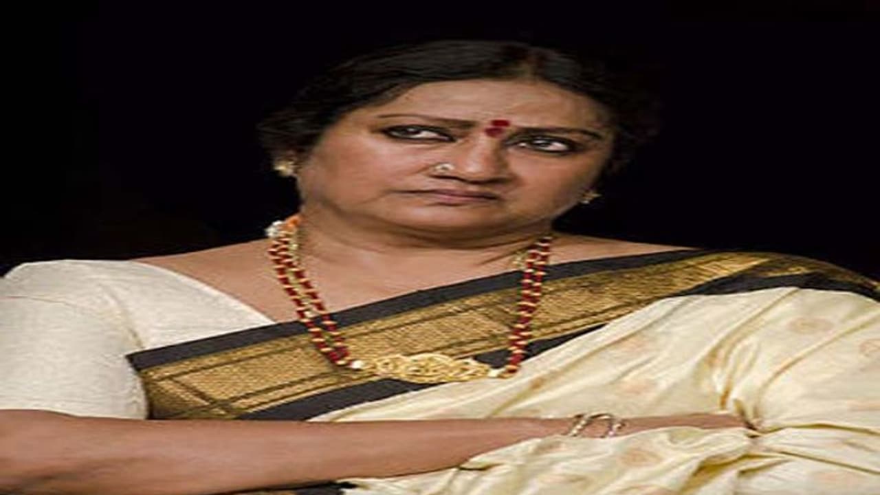 రాజకీయాల్లోకి సినీనటి మంజుభార్గవి....? ఏ పార్టీ అంటే.. రాజకీయాల్లోకి సినీనటి మంజుభార్గవి....? ఏ పార్టీ అంటే..