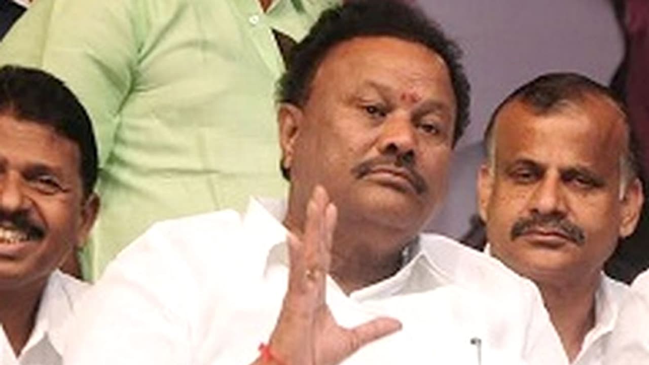 ஸ்டாலின் செய்த சாதனைகளை பட்டியலிட்ட அதிமுக அமைச்சர்..! அரசியல் அரங்கில் அதிரடி..! ஸ்டாலின் செய்த சாதனைகளை பட்டியலிட்ட அதிமுக அமைச்சர்..! அரசியல் அரங்கில் அதிரடி..!