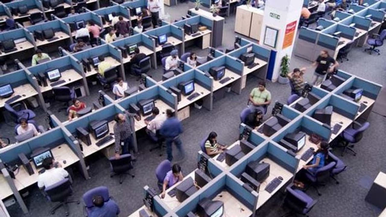 నిరుద్యోగులకు శుభవార్త... ఉద్యోగాల భర్తీకి ఐటీ కంపనీలు సిద్దం నిరుద్యోగులకు శుభవార్త... ఉద్యోగాల భర్తీకి ఐటీ కంపనీలు సిద్దం