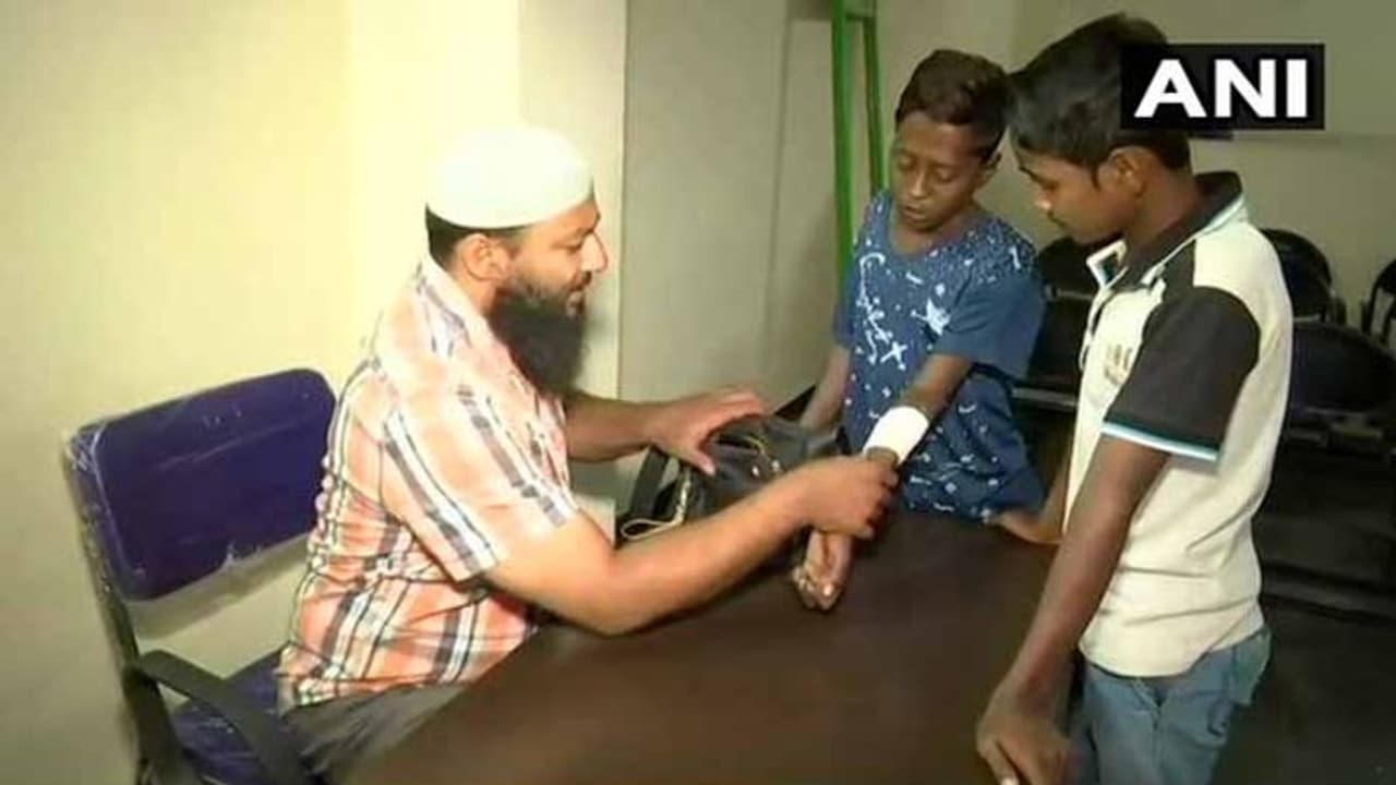 మసీదులో హెల్త్ సెంటర్.. ఇచట అన్ని మతాల వారికి ఉచిత వైద్యం మసీదులో హెల్త్ సెంటర్.. ఇచట అన్ని మతాల వారికి ఉచిత వైద్యం