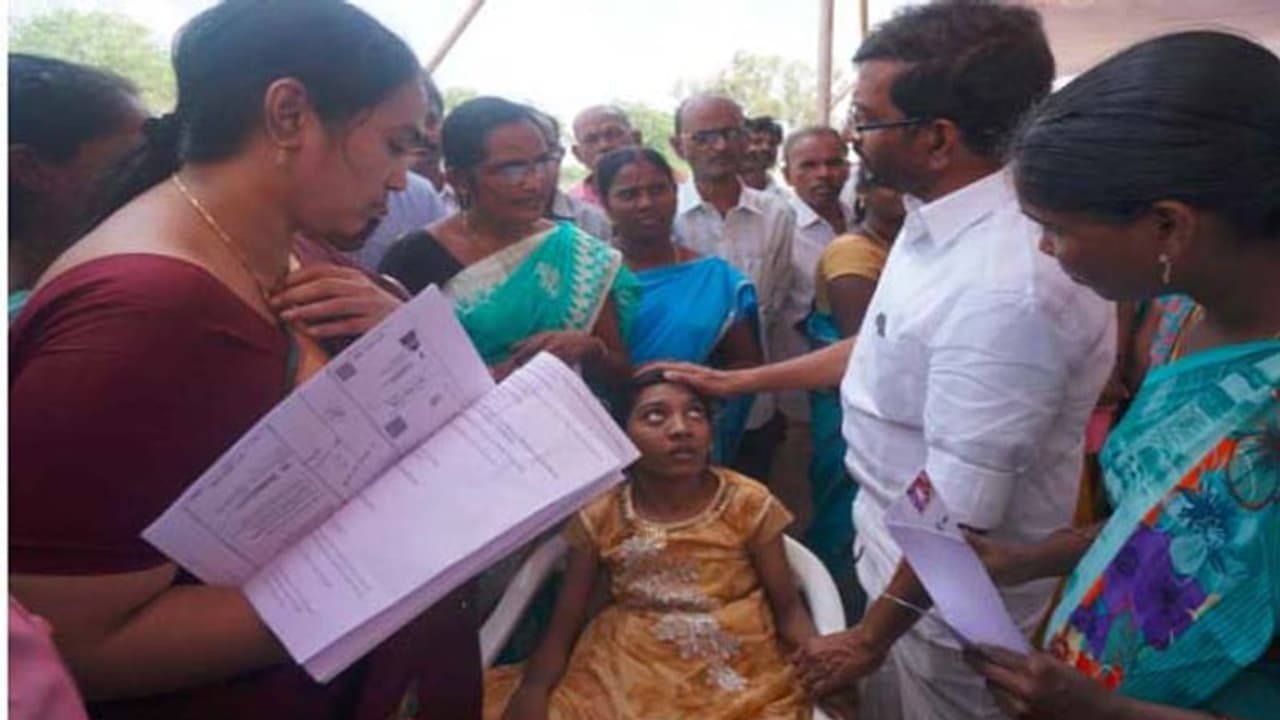 దివ్యాంగులకు స్మార్ట్ ఫోన్,ల్యాప్ టాప్:సోమిరెడ్డి దివ్యాంగులకు స్మార్ట్ ఫోన్,ల్యాప్ టాప్:సోమిరెడ్డి