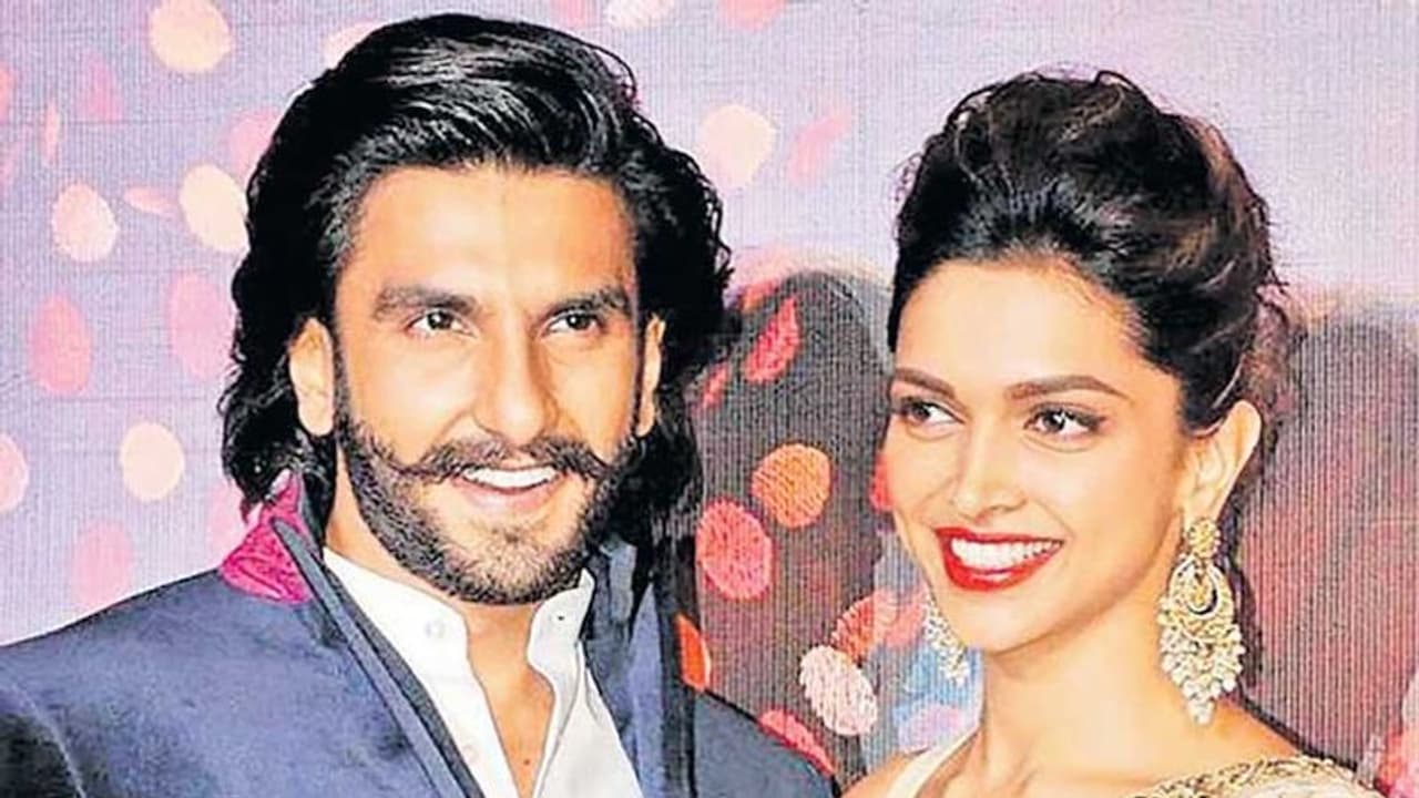 দীপিকার সঙ্গে বহুদিন পর দেখা হলে কী করেন! ভিডিওয় প্রকাশ করলেন রণবীর দীপিকার সঙ্গে বহুদিন পর দেখা হলে কী করেন! ভিডিওয় প্রকাশ করলেন রণবীর