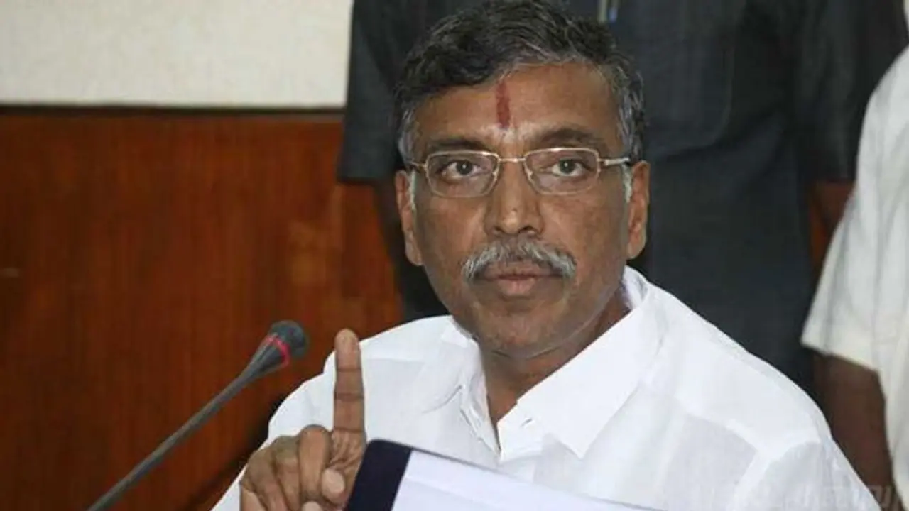 இபிஎஸ் கண் முன்னால் சரிந்து விழுந்த முன்னாள் அமைச்சர் கே.பி.அன்பழகன்! பதறிய அதிமுக எம்எல்ஏக்கள்! நடந்தது என்ன?