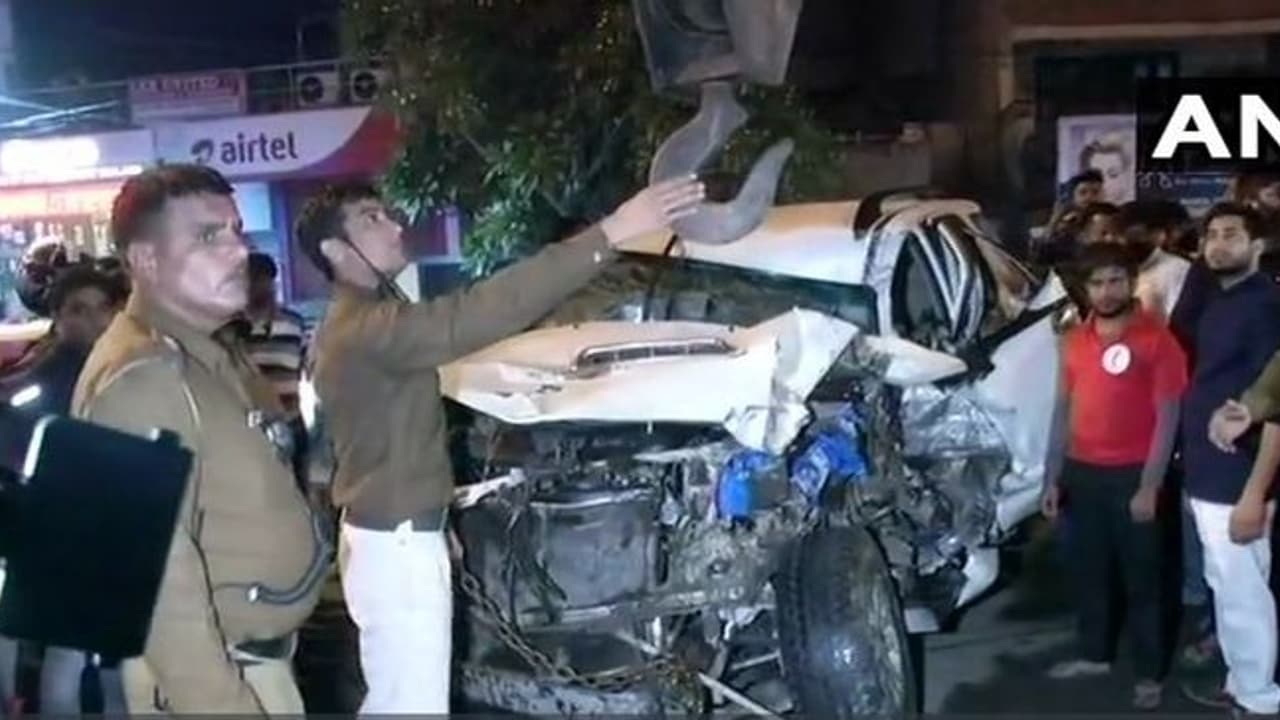 दिल्ली में बेकाबू एसयूवी ने 9 लोगों को कुचला,  एक लड़की की मौत