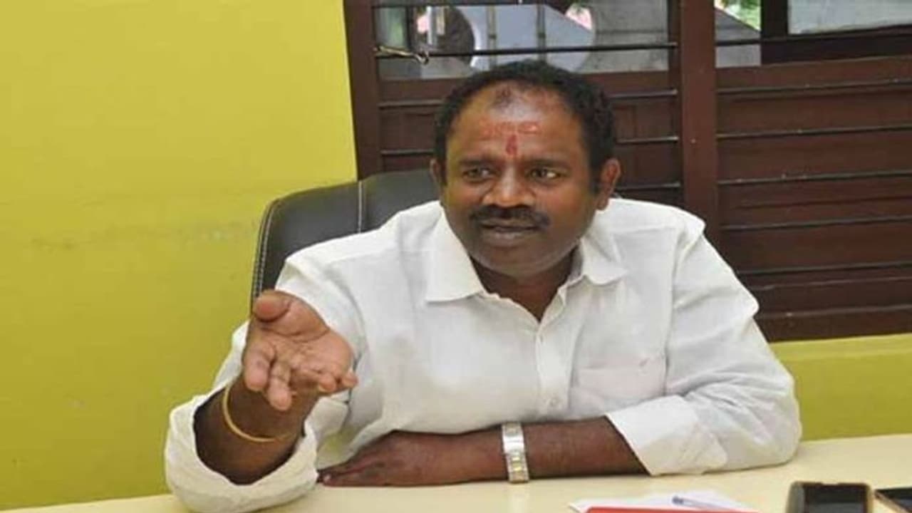 తీవ్ర అసంతృప్తి: సామకు బాబు బుజ్జగింపులు, తప్పని రెబెల్ బెడద తీవ్ర అసంతృప్తి: సామకు బాబు బుజ్జగింపులు, తప్పని రెబెల్ బెడద