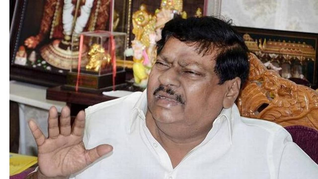 చిత్తూరు ఎస్పీపై ఎంపీ శివప్రసాద్ ఆగ్రహం... చిత్తూరు ఎస్పీపై ఎంపీ శివప్రసాద్ ఆగ్రహం...