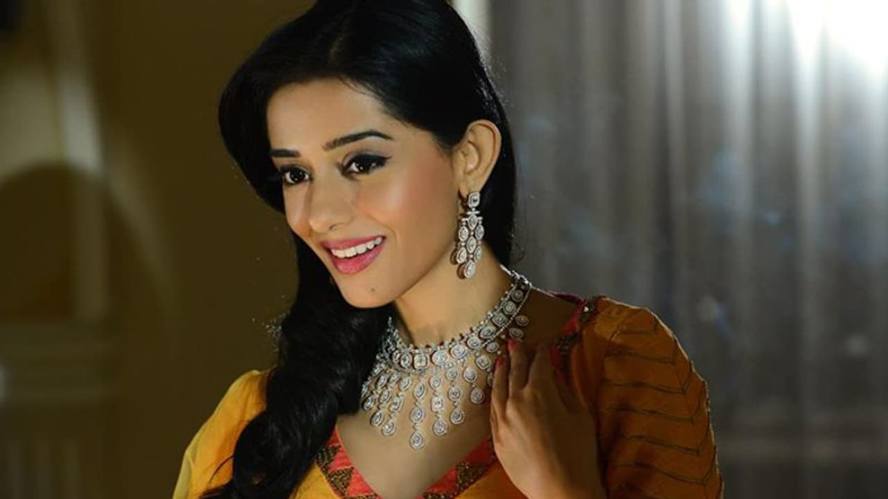 আর্থিক সঙ্কটে দিশেহারা কাজ হারানো কলাকুশলীরা, বাড়িভাড়া মুকুব করলেন বিখ্যাত বলি অভিনেত্রী আর্থিক সঙ্কটে দিশেহারা কাজ হারানো কলাকুশলীরা, বাড়িভাড়া মুকুব করলেন বিখ্যাত বলি অভিনেত্রী