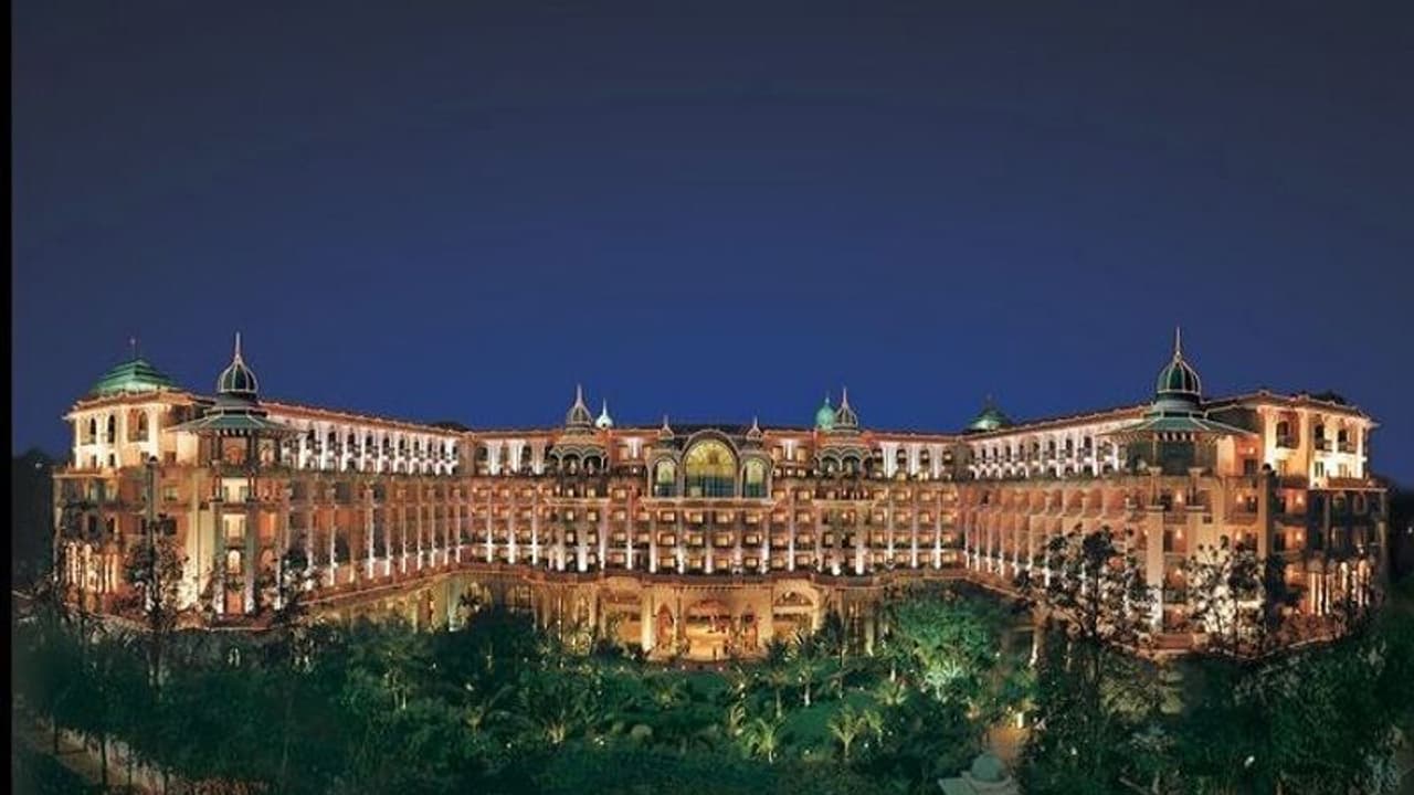 ಬೆಂಗಳೂರು ಲೀಲಾಪ್ಯಾಲೇಸ್ನಲ್ಲೇ ದೀಪಿಕಾ ರಿಸೆಪ್ಷನ್, ಸ್ಥಳ ಆಯ್ಕೆಗಿದೆ ವಿಶೇಷ ಕಾರಣ! ಬೆಂಗಳೂರು ಲೀಲಾಪ್ಯಾಲೇಸ್ನಲ್ಲೇ ದೀಪಿಕಾ ರಿಸೆಪ್ಷನ್, ಸ್ಥಳ ಆಯ್ಕೆಗಿದೆ ವಿಶೇಷ ಕಾರಣ!