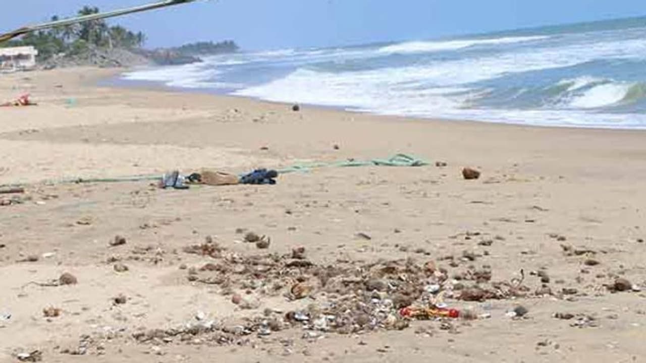 நாகை, கடலூர், ராமநாதபுரத்தில் முழு அலர்ட்... 8 அடிக்கு கடல் உள்வாங்கியதால் பரபரப்பு நாகை, கடலூர், ராமநாதபுரத்தில் முழு அலர்ட்... 8 அடிக்கு கடல் உள்வாங்கியதால் பரபரப்பு