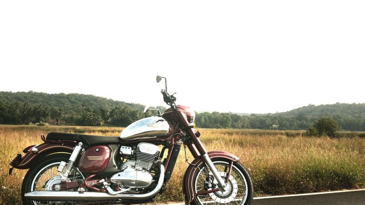 ജാവയുടെ ആദ്യ ഡീലര്ഷിപ്പുകള് തുറന്നു ജാവയുടെ ആദ്യ ഡീലര്ഷിപ്പുകള് തുറന്നു