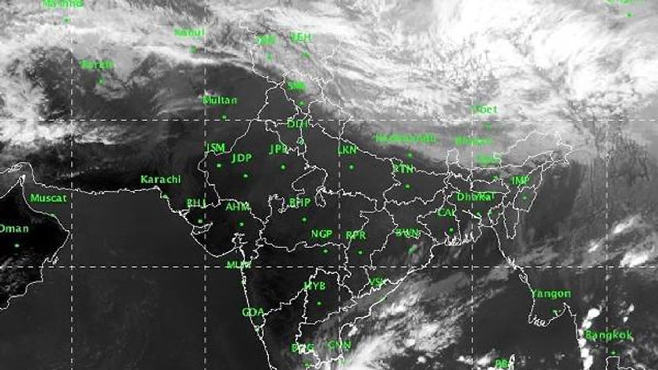 இருளில் மூழ்கிய நாகை, திருவாருர், கடலூர் மற்றும் புதுக்கோட்டை மாவட்டங்கள் !! காற்றில் பறந்த கூரைகள்…வேறோடு சாய்ந்த மரங்கள்… இருளில் மூழ்கிய நாகை, திருவாருர், கடலூர் மற்றும் புதுக்கோட்டை மாவட்டங்கள் !! காற்றில் பறந்த கூரைகள்…வேறோடு சாய்ந்த மரங்கள்…