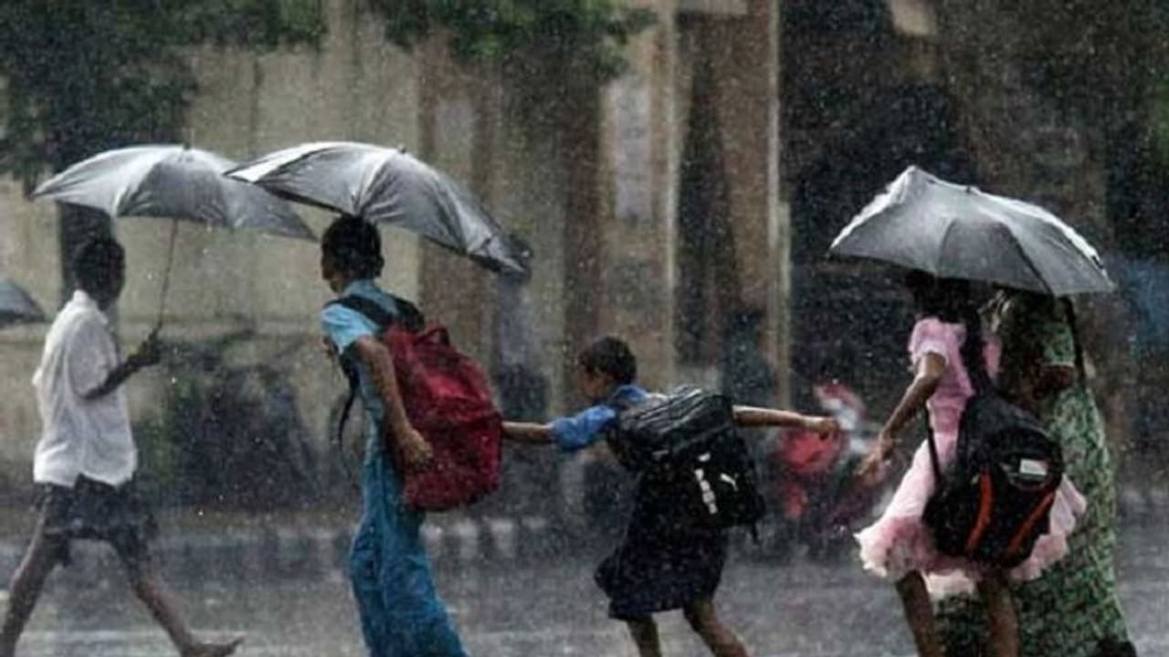 Kerala Rain : തിരുവനന്തപുരത്ത് കനത്ത മഴ; ജില്ലയിലെ വിദ്യാഭ്യാസ സ്ഥാപനങ്ങൾക്ക് നാളെ അവധി Kerala Rain : തിരുവനന്തപുരത്ത് കനത്ത മഴ; ജില്ലയിലെ വിദ്യാഭ്യാസ സ്ഥാപനങ്ങൾക്ക് നാളെ അവധി