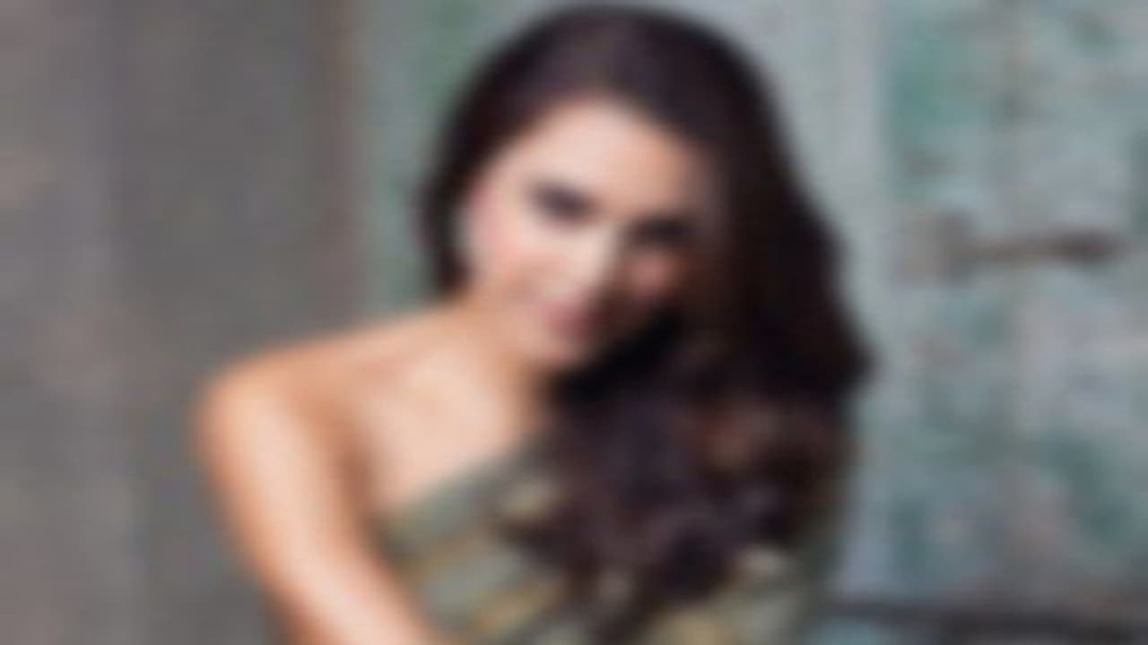 திருமணத்திற்கு முன்பே கர்பமானதால் அம்மாவுக்கு இப்படி ஆகிவிட்டது! உண்மையை போட்டுடைத்த பிரபல நடிகை! திருமணத்திற்கு முன்பே கர்பமானதால் அம்மாவுக்கு இப்படி ஆகிவிட்டது! உண்மையை போட்டுடைத்த பிரபல நடிகை!