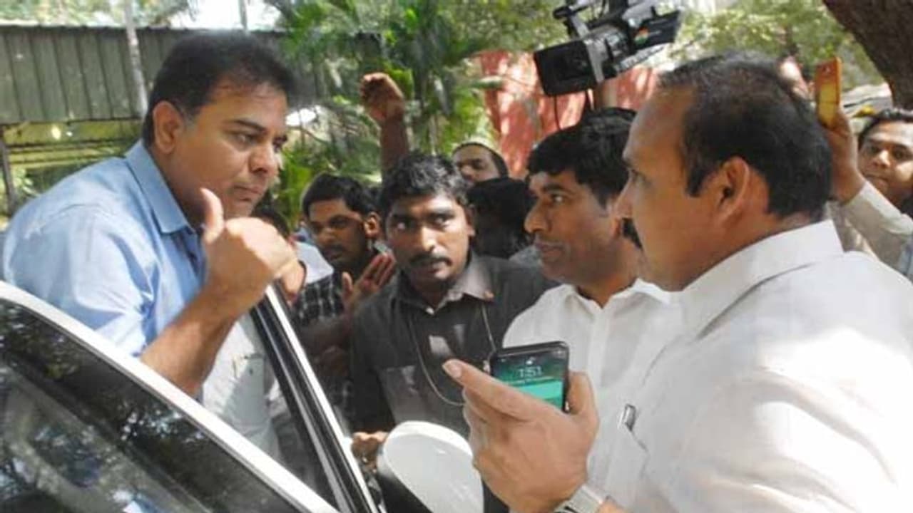 సీట్ల చిచ్చు: టీడీపీకి మల్లయ్య యాదవ్ గుడ్బై... ఇవాళ టీఆర్ఎస్లో చేరిక సీట్ల చిచ్చు: టీడీపీకి మల్లయ్య యాదవ్ గుడ్బై... ఇవాళ టీఆర్ఎస్లో చేరిక