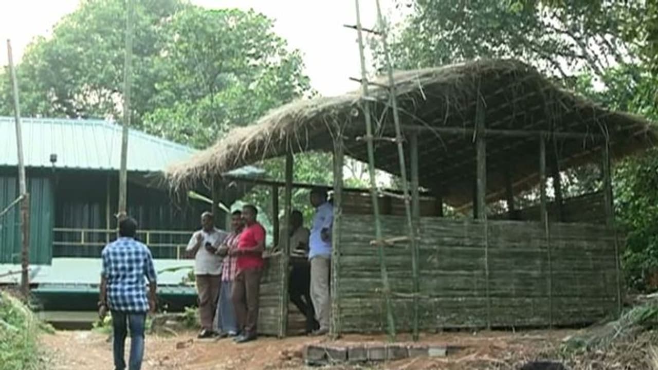 ശബരിമല: കാനനപാത വഴി യുവതികൾ എത്തിയാല് പൂർണ്ണസുരക്ഷ ഒരുക്കുമെന്ന് വനംവകുപ്പ് ശബരിമല: കാനനപാത വഴി യുവതികൾ എത്തിയാല് പൂർണ്ണസുരക്ഷ ഒരുക്കുമെന്ന് വനംവകുപ്പ്