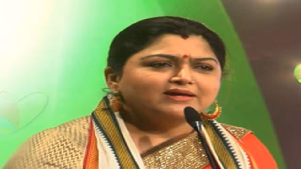 కేసీఆర్ నియంతృత్వపాలనకు అడ్డుకట్ట వేద్దాం:ఖుష్బూ కేసీఆర్ నియంతృత్వపాలనకు అడ్డుకట్ట వేద్దాం:ఖుష్బూ