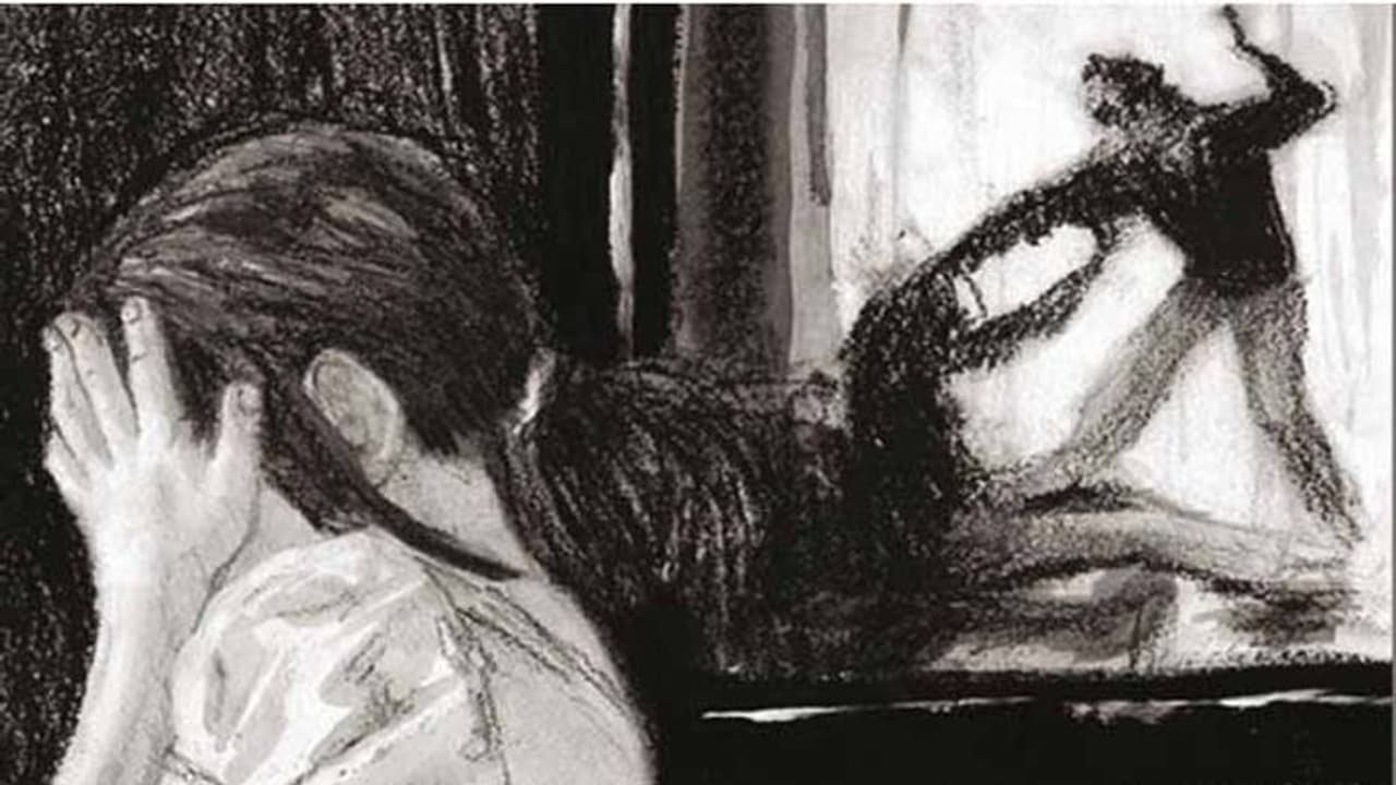 ఆస్తి కోసం.. భార్య మర్మావయవాన్ని కోసిన భర్త ఆస్తి కోసం.. భార్య మర్మావయవాన్ని కోసిన భర్త