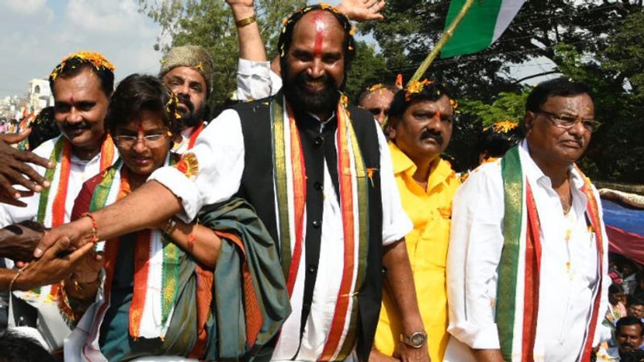 టీఆర్ఎస్ లో శంకరమ్మకు అవమానం: ఉత్తమ్ టీఆర్ఎస్ లో శంకరమ్మకు అవమానం: ఉత్తమ్