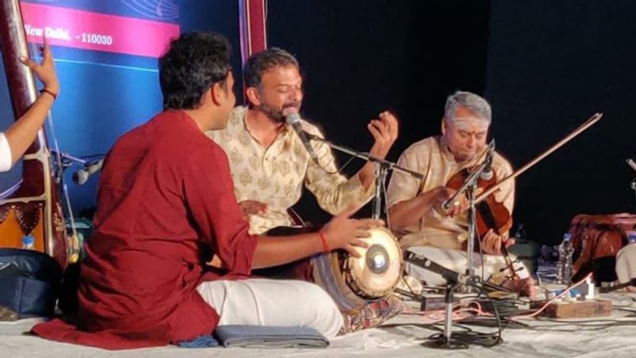 സംഘപരിവാര് മുടക്കിയ സംഗീതവിസ്മയവുമായി ടി എം കൃഷ്ണ കേരളത്തില് സംഘപരിവാര് മുടക്കിയ സംഗീതവിസ്മയവുമായി ടി എം കൃഷ്ണ കേരളത്തില്