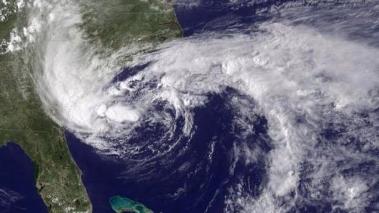 Tamilnadu Rains : தமிழகத்தை தாக்கும் புதிய புயல்… வானிலை மையம் எச்சரிக்கை… மறுபடியும் முதல்ல இருந்தா ? Tamilnadu Rains : தமிழகத்தை தாக்கும் புதிய புயல்… வானிலை மையம் எச்சரிக்கை… மறுபடியும் முதல்ல இருந்தா ?