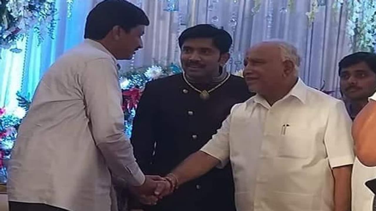 ಬಿಜೆಪಿಯತ್ತ ವಾಲಿದರಾ ಸಚಿವ ರಮೇಶ್ ಜಾರಕಿಹೊಳಿ..? ಬಿಜೆಪಿಯತ್ತ ವಾಲಿದರಾ ಸಚಿವ ರಮೇಶ್ ಜಾರಕಿಹೊಳಿ..?