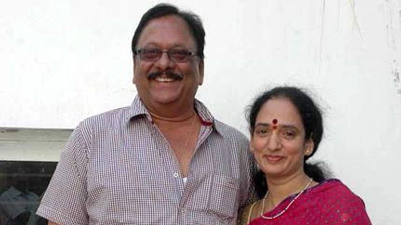 జనసేన పార్టీలోకి కృష్ణంరాజు భార్య..? జనసేన పార్టీలోకి కృష్ణంరాజు భార్య..?