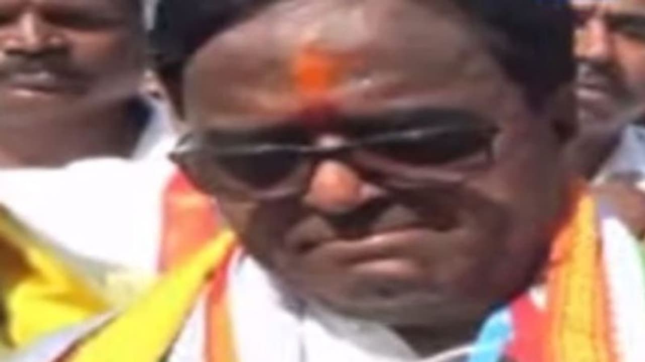 అవమానించారు, కాంగ్రెస్ కు రాజీనామా బాధగా ఉంది: కన్నీరు పెట్టుకున్న పొన్నాల అవమానించారు, కాంగ్రెస్ కు రాజీనామా బాధగా ఉంది: కన్నీరు పెట్టుకున్న పొన్నాల