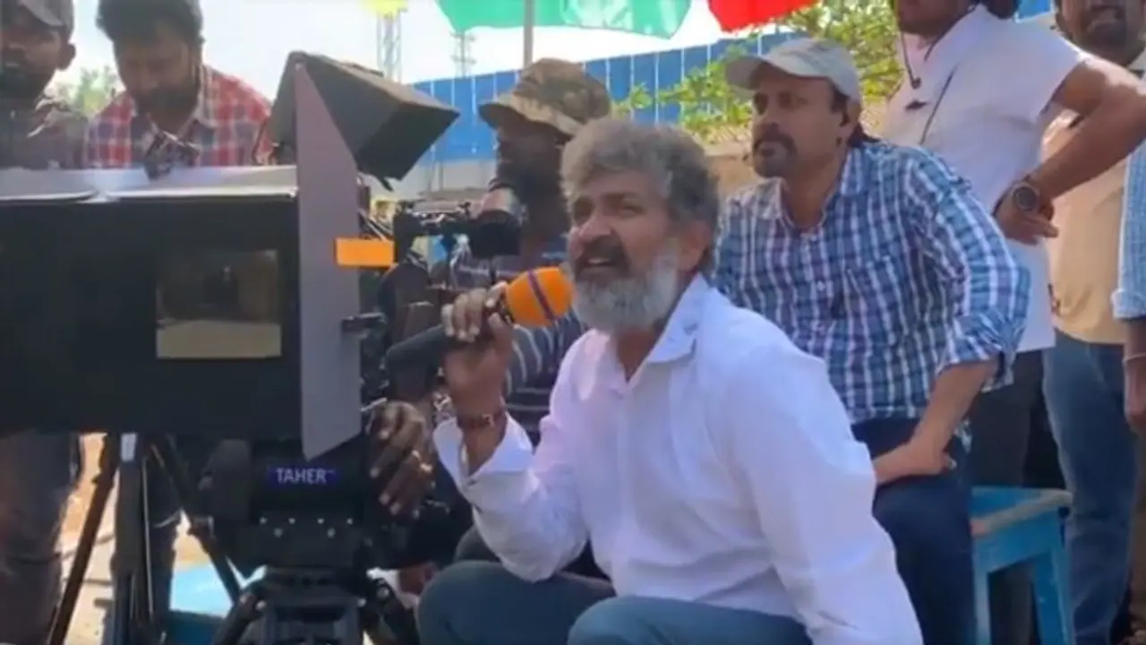 'RRR': ఫైట్ కోసం 120 కెమెరాలు! 'RRR': ఫైట్ కోసం 120 కెమెరాలు!