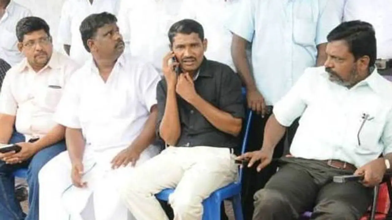 காவல்துறைக்குள்ளும் நுழைந்த ஆர்.எஸ்.எஸ்... நாங்களும் ஆயுதம் எடுப்போம்... ஆவேசப்படும் வன்னியரசு..!