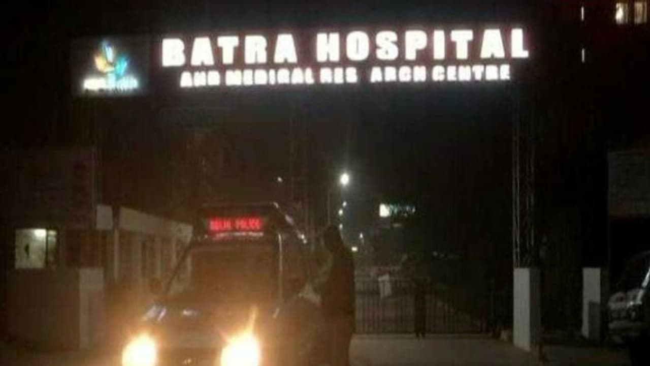 വിവാഹദിനത്തില് വരനെതിരെ വെടിവയ്പ്;സംഭവം നടന്നത് ചടങ്ങിന് തൊട്ടുമുമ്പ് വിവാഹദിനത്തില് വരനെതിരെ വെടിവയ്പ്;സംഭവം നടന്നത് ചടങ്ങിന് തൊട്ടുമുമ്പ്