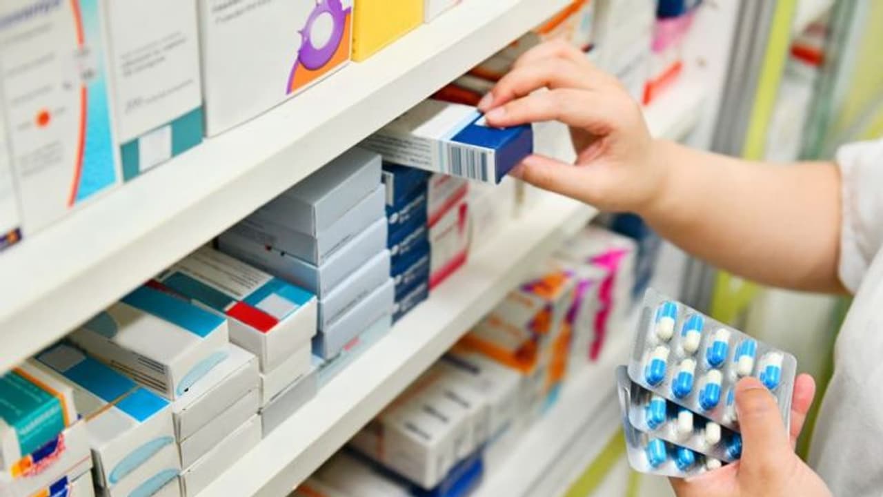 ലോക്ക് ഡൗണിൽ മരുന്ന് വിതരണത്തിന് ഇളവുമായി ആരോഗ്യമന്ത്രാലയം ലോക്ക് ഡൗണിൽ മരുന്ന് വിതരണത്തിന് ഇളവുമായി ആരോഗ്യമന്ത്രാലയം