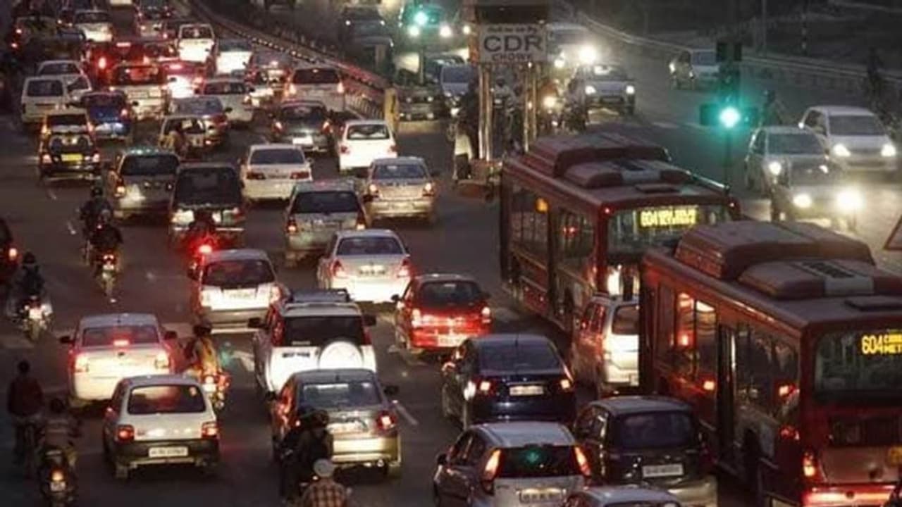 ರಾಜಧಾನಿ ರಸ್ತೆಯಲ್ಲಿ ಪ್ರತಿ ದಿನ ಓಡಾಡುತ್ತಿದೆ 1.09 ಕೋಟಿ ವಾಹನ ! ರಾಜಧಾನಿ ರಸ್ತೆಯಲ್ಲಿ ಪ್ರತಿ ದಿನ ಓಡಾಡುತ್ತಿದೆ 1.09 ಕೋಟಿ ವಾಹನ !