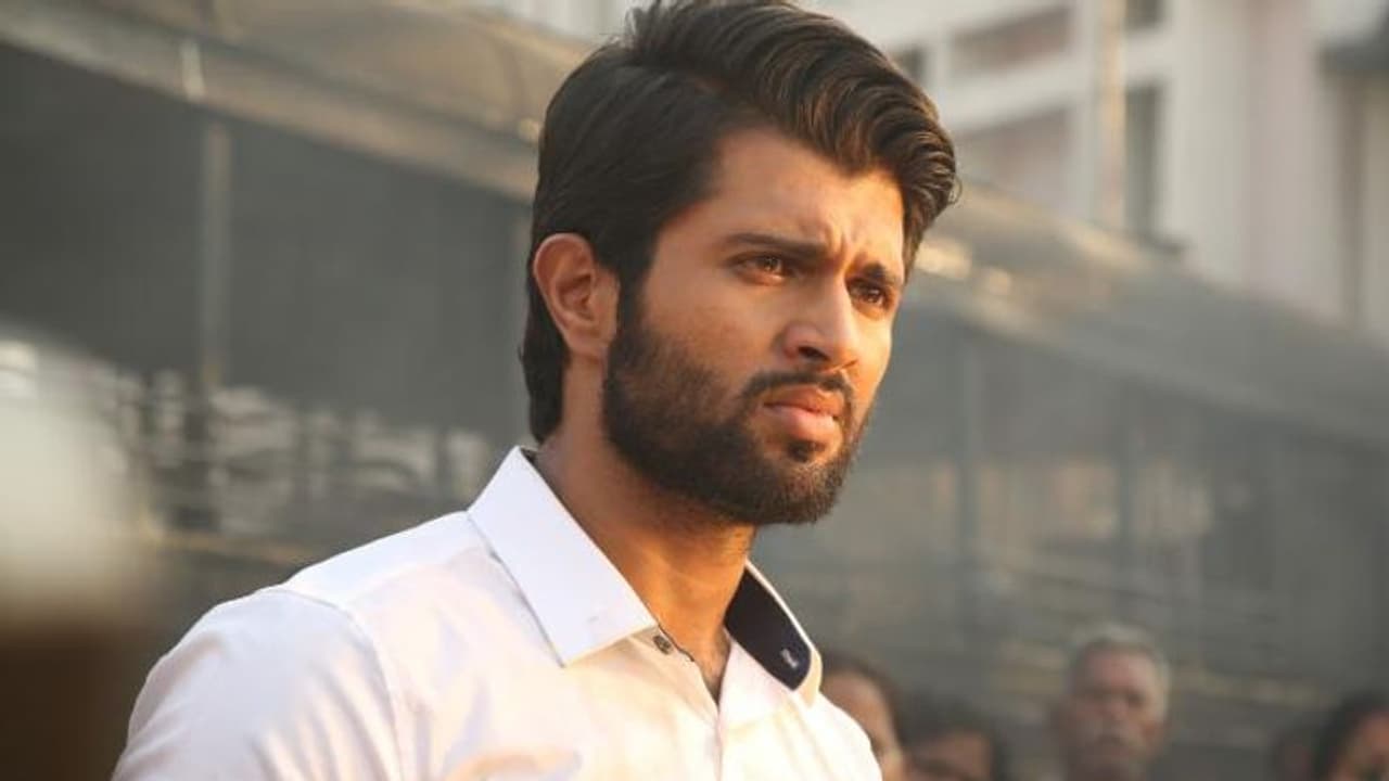 ఫైనల్ కలెక్షన్స్: విజయ్ దేవరకొండ బిగ్గెస్ట్ డిజాస్టర్! ఫైనల్ కలెక్షన్స్: విజయ్ దేవరకొండ బిగ్గెస్ట్ డిజాస్టర్!