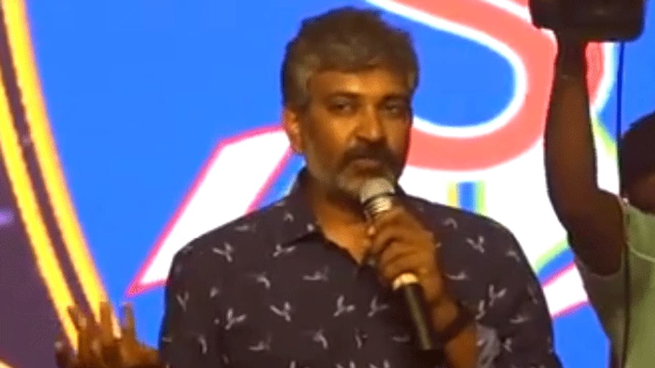 విద్యార్దుల ప్రశ్నలకు ఆసక్తికర సమాధానాలు ఇచ్చిన జక్కన్న