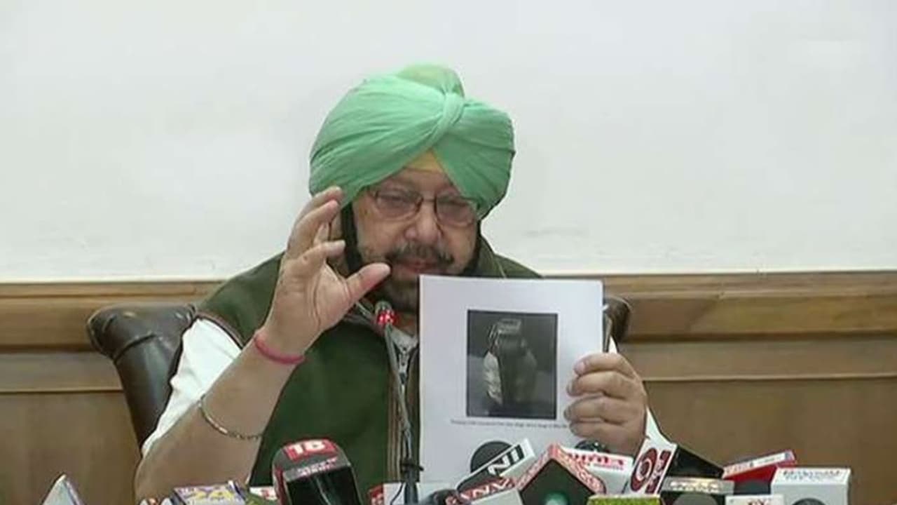 അമരീന്ദർ സിംഗിനെതിരെ നിലപാട് കടുപ്പിക്കാൻ ഹൈക്കമാൻഡ്; വിശ്വസ്തരെ പുതിയ മന്ത്രിസഭയിൽ നിന്ന് ഒഴിവാക്കിയേക്കും അമരീന്ദർ സിംഗിനെതിരെ നിലപാട് കടുപ്പിക്കാൻ ഹൈക്കമാൻഡ്; വിശ്വസ്തരെ പുതിയ മന്ത്രിസഭയിൽ നിന്ന് ഒഴിവാക്കിയേക്കും