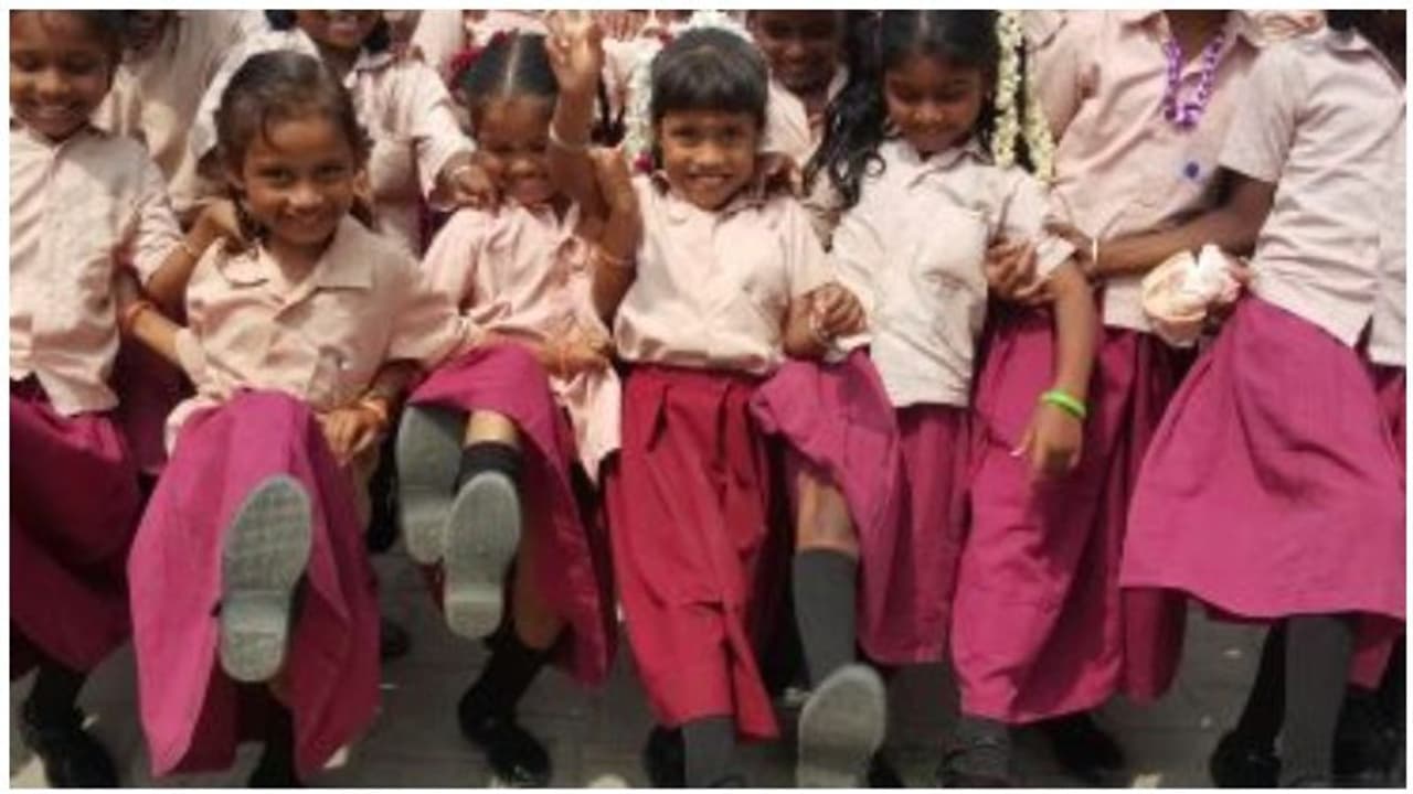 நாளை பள்ளி கல்லூரிகளுக்கு விடுமுறை...! ஆட்சியர் அறிவிப்பு..! நாளை பள்ளி கல்லூரிகளுக்கு விடுமுறை...! ஆட்சியர் அறிவிப்பு..!