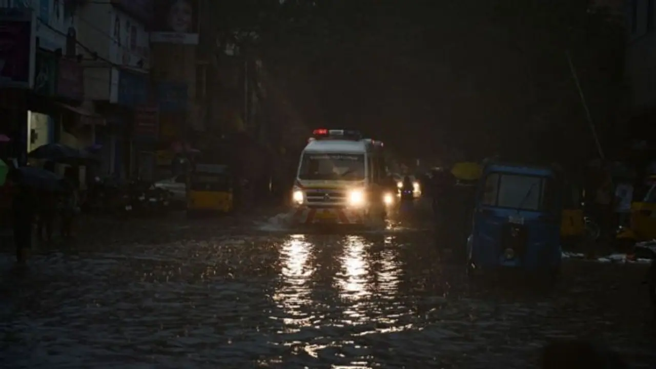 ರಾಜ್ಯದಲ್ಲಿ ಇನ್ನೂ 2 ದಿನ ಮಳೆಯ ಮುನ್ಸೂಚನೆ ರಾಜ್ಯದಲ್ಲಿ ಇನ್ನೂ 2 ದಿನ ಮಳೆಯ ಮುನ್ಸೂಚನೆ