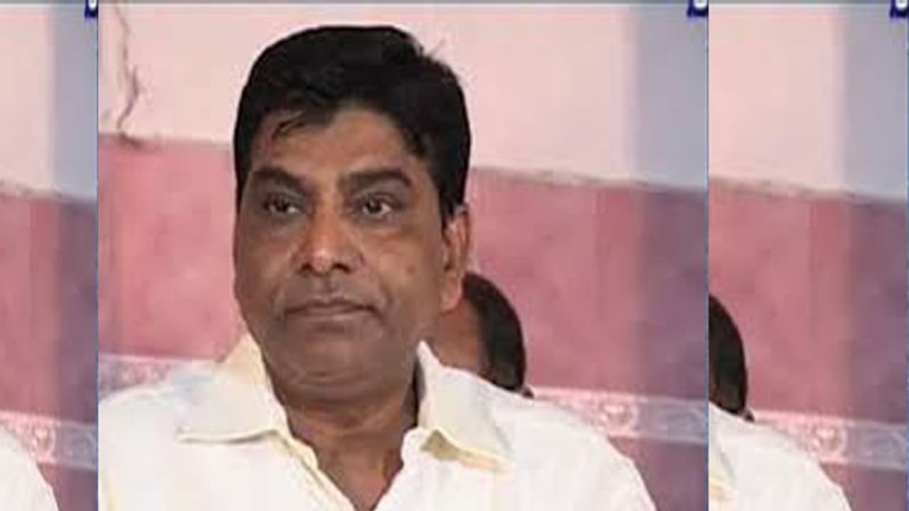 కాశ్మీర్ విభజనను వ్యతిరేకిస్తే దేశ ద్రోహులుగా చూస్తున్నారు: నామా కాశ్మీర్ విభజనను వ్యతిరేకిస్తే దేశ ద్రోహులుగా చూస్తున్నారు: నామా