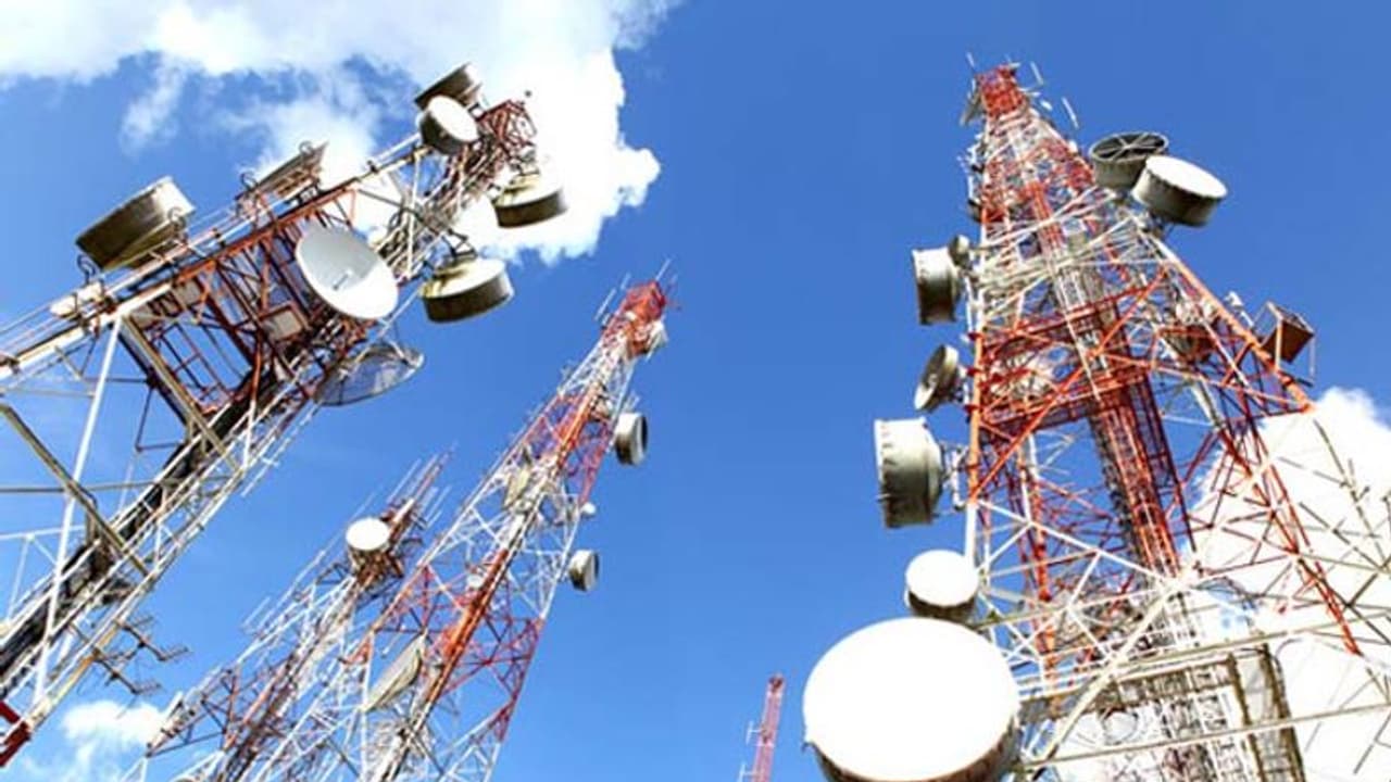 జియో ఎఫెక్ట్: ఉద్దీపన కోసం టెలికం ప్రొవైడర్లు.. సర్కార్ సై జియో ఎఫెక్ట్: ఉద్దీపన కోసం టెలికం ప్రొవైడర్లు.. సర్కార్ సై