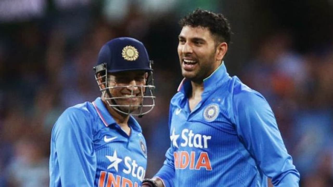 నేను బాగా ఆడతా.. అందుకే యువరాజ్ని వెనక్కి పంపా: ధోని నేను బాగా ఆడతా.. అందుకే యువరాజ్ని వెనక్కి పంపా: ధోని