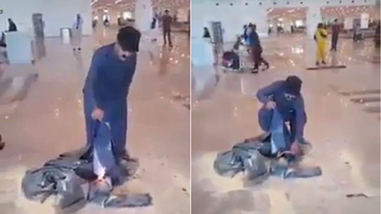 ವಿಮಾನ ಕ್ಯಾನ್ಸಲ್...! ಬಟ್ಟೆಗೇ ಬೆಂಕಿ ಹಚ್ಚಿಕೊಂಡ ಭೂಪ!