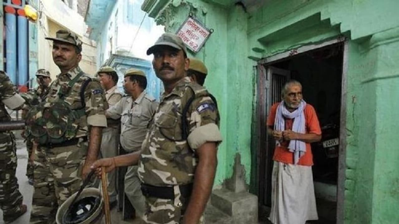 ಬಂದೂಕಿನ ನೆರಳಲ್ಲಿ ಅಯೋಧ್ಯೆ: ಪ್ರಭು ಶ್ರೀರಾಮನತ್ತ ಶಿವನ ಸೈನಿಕರು! ಬಂದೂಕಿನ ನೆರಳಲ್ಲಿ ಅಯೋಧ್ಯೆ: ಪ್ರಭು ಶ್ರೀರಾಮನತ್ತ ಶಿವನ ಸೈನಿಕರು!