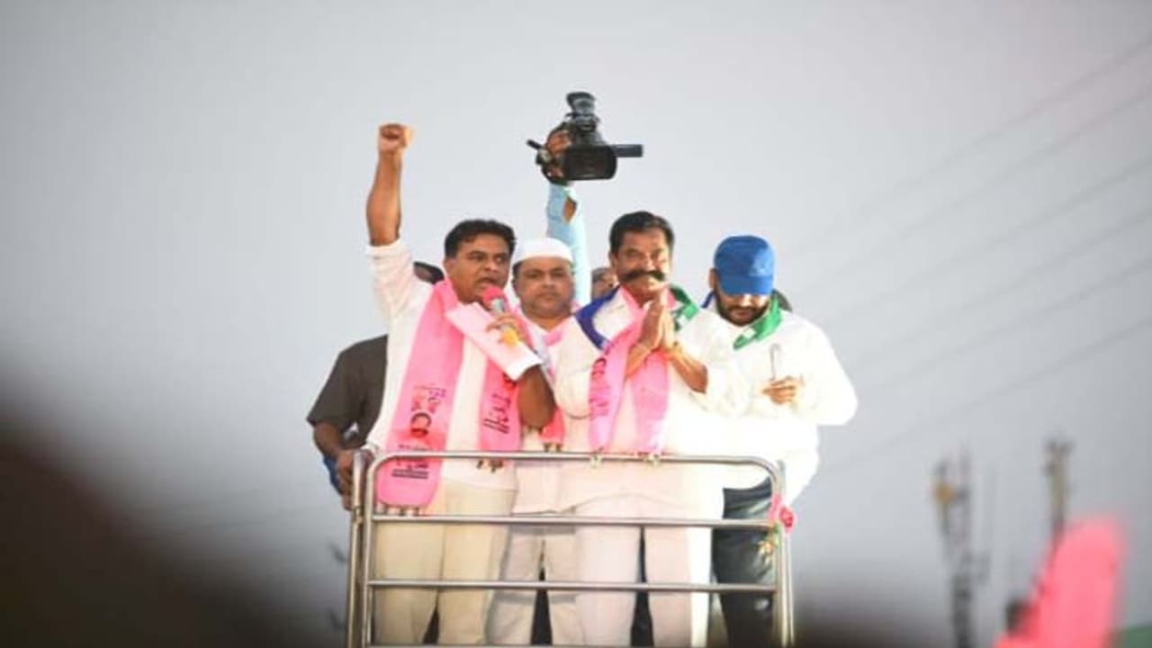 కేసీఆర్ సింహం, సింహాన్ని ఎదుర్కొనే దమ్ముందా:కేటీఆర్ సవాల్ కేసీఆర్ సింహం, సింహాన్ని ఎదుర్కొనే దమ్ముందా:కేటీఆర్ సవాల్