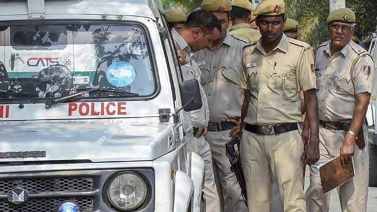 ಸ್ಟಾರ್ ನಟನಿಗೆ ಎಚ್ಚರಿಕೆ ನೀಡಿ ಪೇಚಿಗೆ ಸಿಲುಕಿದ ಪೊಲೀಸ್!