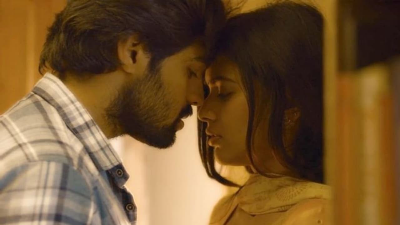 హెబ్బాకు మరో దెబ్బ.. కొంపముంచిన 24 కిస్సెస్? హెబ్బాకు మరో దెబ్బ.. కొంపముంచిన 24 కిస్సెస్?