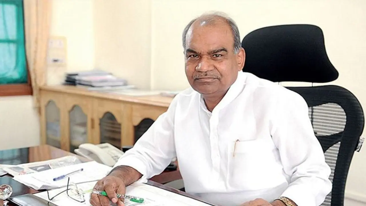 ಪಠ್ಯ ಪರಿಷ್ಕರಣೆ ವಿವಾದ: ಅನುಮತಿ ಹಿಂಪಡೆದ ಇನ್ನೊಬ್ಬ ಸಾಹಿತಿ!