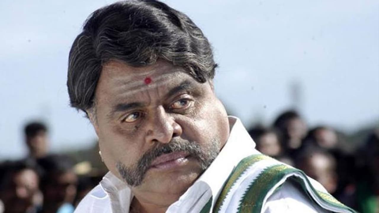 ’ಜಲೀಲಾ’ ನಿಂದ 'ಭೀಷ್ಮ': 200ಕ್ಕೂ ಹೆಚ್ಚು ಸಿನಿಮಾಗಳಲ್ಲಿ ಅಂಬಿ ನಟನೆ! ’ಜಲೀಲಾ’ ನಿಂದ 'ಭೀಷ್ಮ': 200ಕ್ಕೂ ಹೆಚ್ಚು ಸಿನಿಮಾಗಳಲ್ಲಿ ಅಂಬಿ ನಟನೆ!