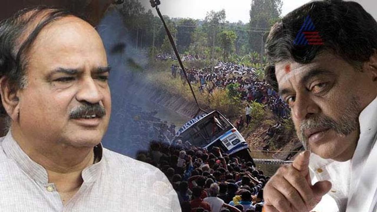 ಕರಾಳವಾದ ಅಕ್ಟೋಬರ್, ನವೆಂಬರ್ : ಇನ್ನೇನು ಕಾದಿದೆ..? ಕರಾಳವಾದ ಅಕ್ಟೋಬರ್, ನವೆಂಬರ್ : ಇನ್ನೇನು ಕಾದಿದೆ..?