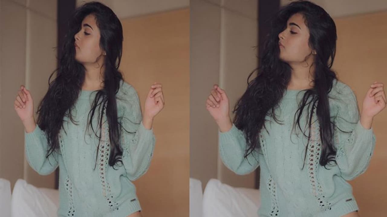 వైరల్: హాట్ లుక్ లో అర్జున్ రెడ్డి బేబీ! వైరల్: హాట్ లుక్ లో అర్జున్ రెడ్డి బేబీ!