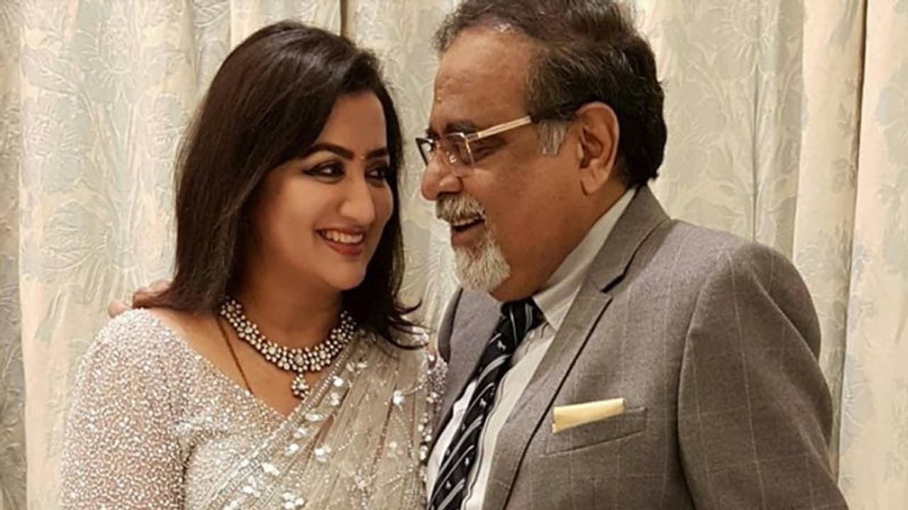 ಸುಮ್ಕಿರಮ್ಮಿ, ನಿನ್ನ ಸಿನಿಮಾ ಏನ್ ಕಮ್ಮಿ: ಪತ್ನಿಯ ಸಿನಿಮಾ ನೋಡಿ ಅಂಬಿ ಉದ್ಗಾರ! ಸುಮ್ಕಿರಮ್ಮಿ, ನಿನ್ನ ಸಿನಿಮಾ ಏನ್ ಕಮ್ಮಿ: ಪತ್ನಿಯ ಸಿನಿಮಾ ನೋಡಿ ಅಂಬಿ ಉದ್ಗಾರ!